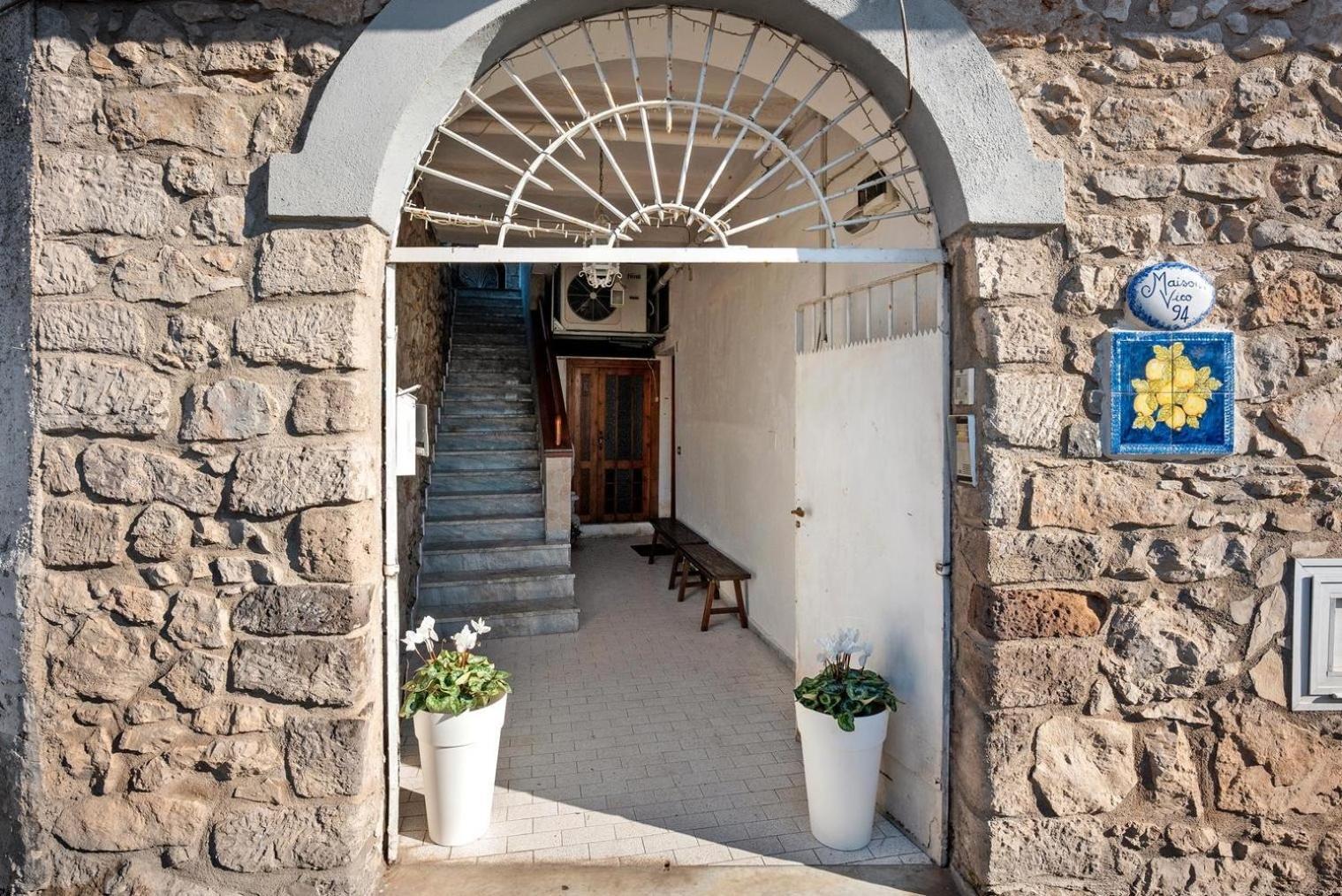 Maison Vico94 ヴィーコ・エクエンセ エクステリア 写真